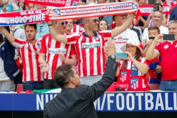 El aficionado el Atleti de 80 años que emociona a toda LaLiga: así fue su primer día en el Metropolitano