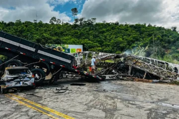 Colisión múltiple deja al menos 32 muertos en el estado brasileño de Minas Gerais