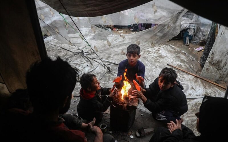 Tormenta polar ‘Byron’ deja 235 mil afectados y provoca derrumbes mortales en Gaza