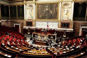 Fracasan mociones de censura contra Gobierno francés por acuerdo UE-Mercosur