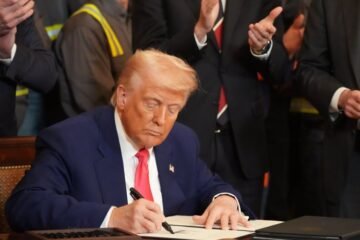 Trump revoca norma climática de era Obama que regulaba gases de efecto invernadero