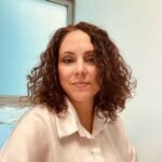 NOELIA SUÁREZ GÓMEZ DESMONTA LOS CONFLICTOS Y OFRECE UN MAPA PARA EL ENTENDIMIENTO EN ‘MEDIACIÓN: LA MESA DE LAS OPORTUNIDADES’