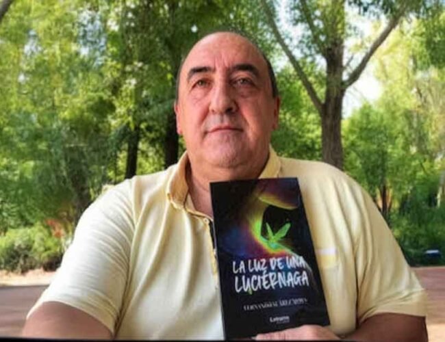 FERNANDO SUÁREZ MORA REIVINDICA LA SENSIBILIDAD Y EL RESPETO HUMANO EN SU COMPENDIO LITERARIO ‘LA LUZ DE UNA LUCIÉRNAGA’