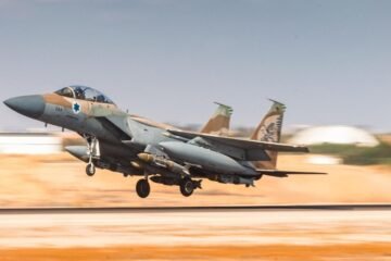 Israel bombardea complejo petroquímico en Irán y Teherán responde con ataque a instalaciones energéticas en Haifa