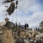 Aumentan a 920 los muertos por terremotos en Venezuela