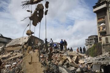 Aumentan a 920 los muertos por terremotos en Venezuela