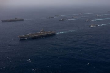 EEUU lanza nuevos ataques contra Irán y anuncia bloqueo naval de sus puertos