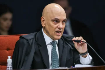 Juez brasileño suspende por 90 días visitas de Flávio Bolsonaro a su padre
