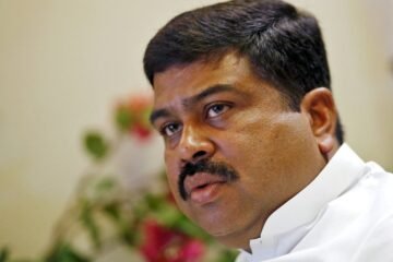 Ministro de Educación de India renuncia tras protestas por filtración de exámenes