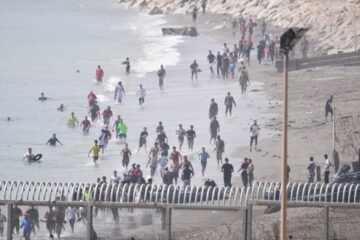 Crisis migratoria en Ceuta: España y Marruecos refuerzan coordinación tras ingreso masivo de miles de personas