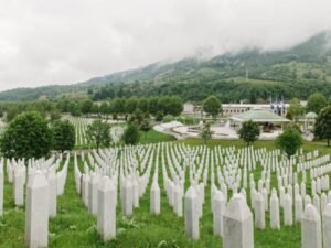 ONU llama a impedir que se repita un genocidio como el de Srebrenica a 31 años de la masacre