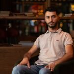 Basel Adra, cineasta palestino ganador del Oscar: “Nada cambiará si se va Netanyahu. Los israelíes no nos ven como seres humanos”