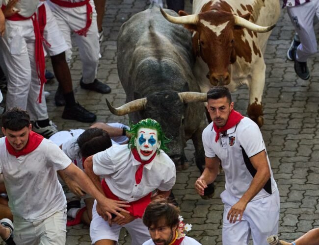 El Joker de San Fermín: un villano verde en la fiesta del blanco y rojo
