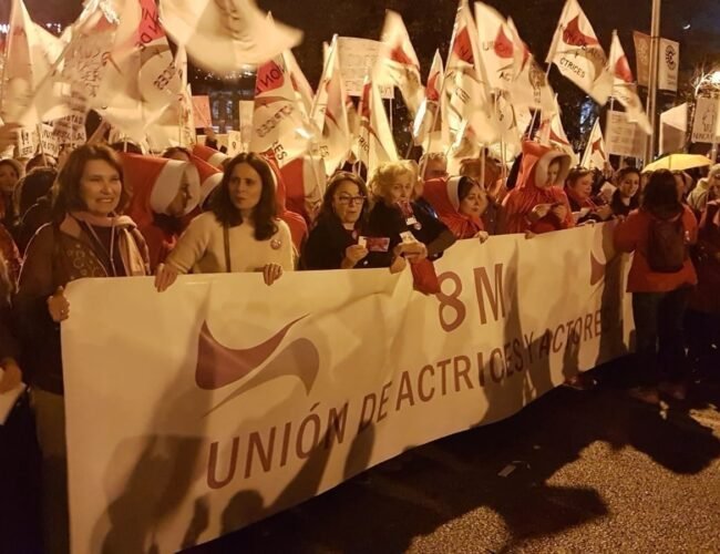 La falta de aplicación de los protocolos contra las violencias machistas extiende el silencio en la cultura