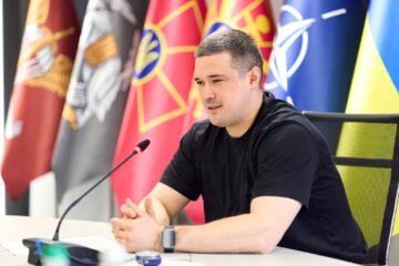 Ministro de Defensa de Ucrania renuncia tras siete meses en el cargo