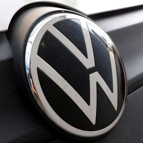 CEO de Volkswagen anuncia 50 mil despidos adicionales por costos