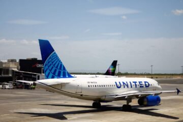 United Airlines absorberá impacto de 6 mil mdd por el cierre del estrecho de Ormuz y ajustará el precio de sus boletos