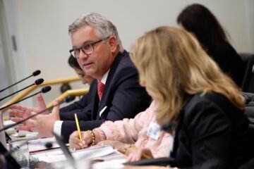 UE asegura que ningún migrante llegado a Ceuta alcanzó territorio continental europeo