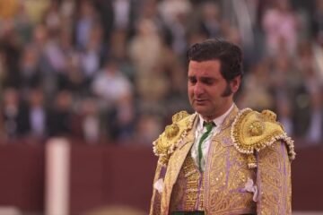 Las lágrimas de Morante de la Puebla eclipsan el sentimiento