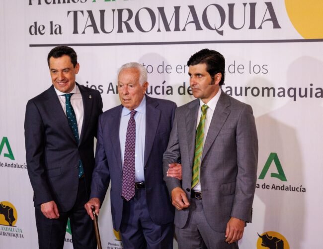Curro Romero recibe el alta y se recupera en su domicilio