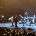 Massive Attack reacciona a la prohibición de entrar a Singapur: “No imaginamos que alzar la bandera de Palestina violaría la ley”
