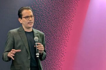 La mitad de las empresas en México usan IA, principalmente funciones básicas como chatbots