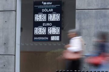 Se acaba racha del peso y regresa al terreno de 17 unidades por dólar