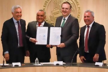 Entrega el TFCA, Toma de Nota a la dirigencia del Sindicato Nacional de Trabajadores de la Secretaría de Economía