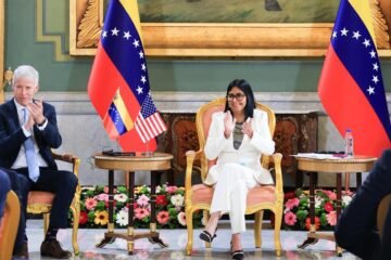 Oposición venezolana celebra nuevas excarcelaciones y pide el fin de la persecución