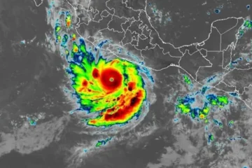 Huracán Polo alcanza categoría 5 y avanza frente a las costas del Pacífico mexicano
