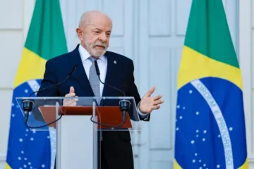 Lula advierte a Trump que no «meta la mano» en las elecciones en Brasil