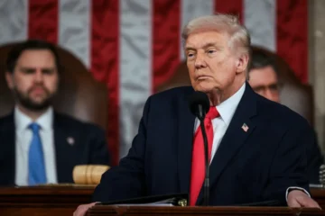 Trump escala guerra comercial con Canadá y amenaza con excluir sus productos de contratos públicos de EEUU