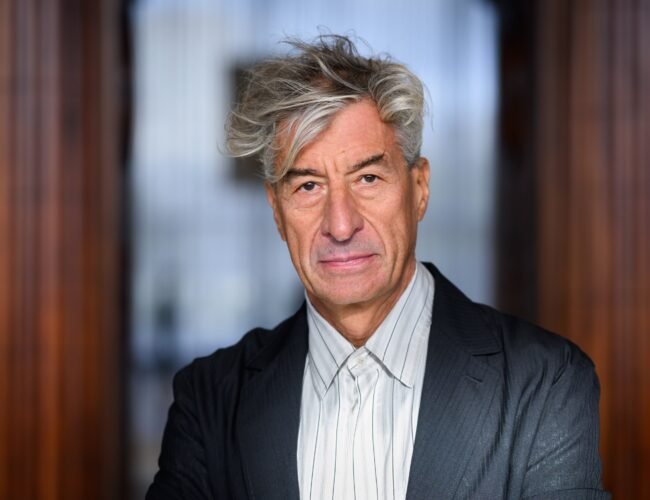 Maurizio Cattelan, el gran provocador del arte: “Si hubiera sabido que mis obras alcanzarían esos precios, habría guardado alguna para mí”