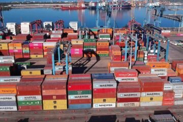 México tiene superávit de 605 mmd en agosto; exportaciones crecen 40%
