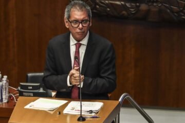 Édgar Amador revira a ex secretario de Hacienda con reducción de la pobreza