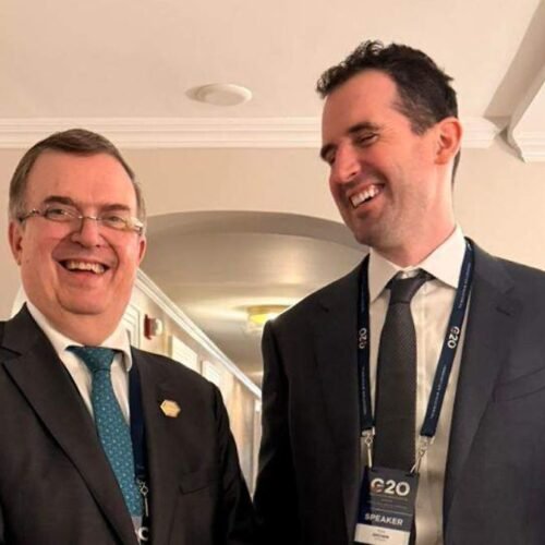 Marcelo Ebrard se reúne con Tom Brown, cofundador de Anthropic