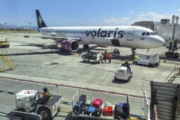 Con tarifas más altas; advierten riesgos para usuarios por fusión de Volaris y Viva Aerobus