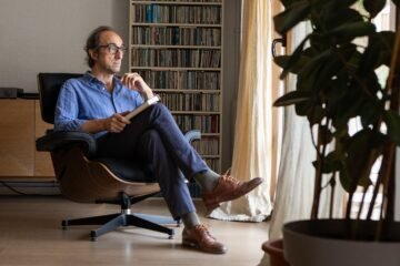 Agustín Fernández Mallo: “Si les damos derechos a las IA, el día que desenchufemos una, estaremos cometiendo un asesinato”