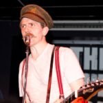 Billy Childish, la atormentada biografía de un icono del punk británico: “El arte profesional mata el arte”